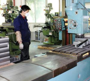 认真上班的同事！